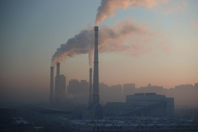 zdjęcie wyróżniające Chiny największym emitentem gazów cieplarnianych i producentem energii z OZE